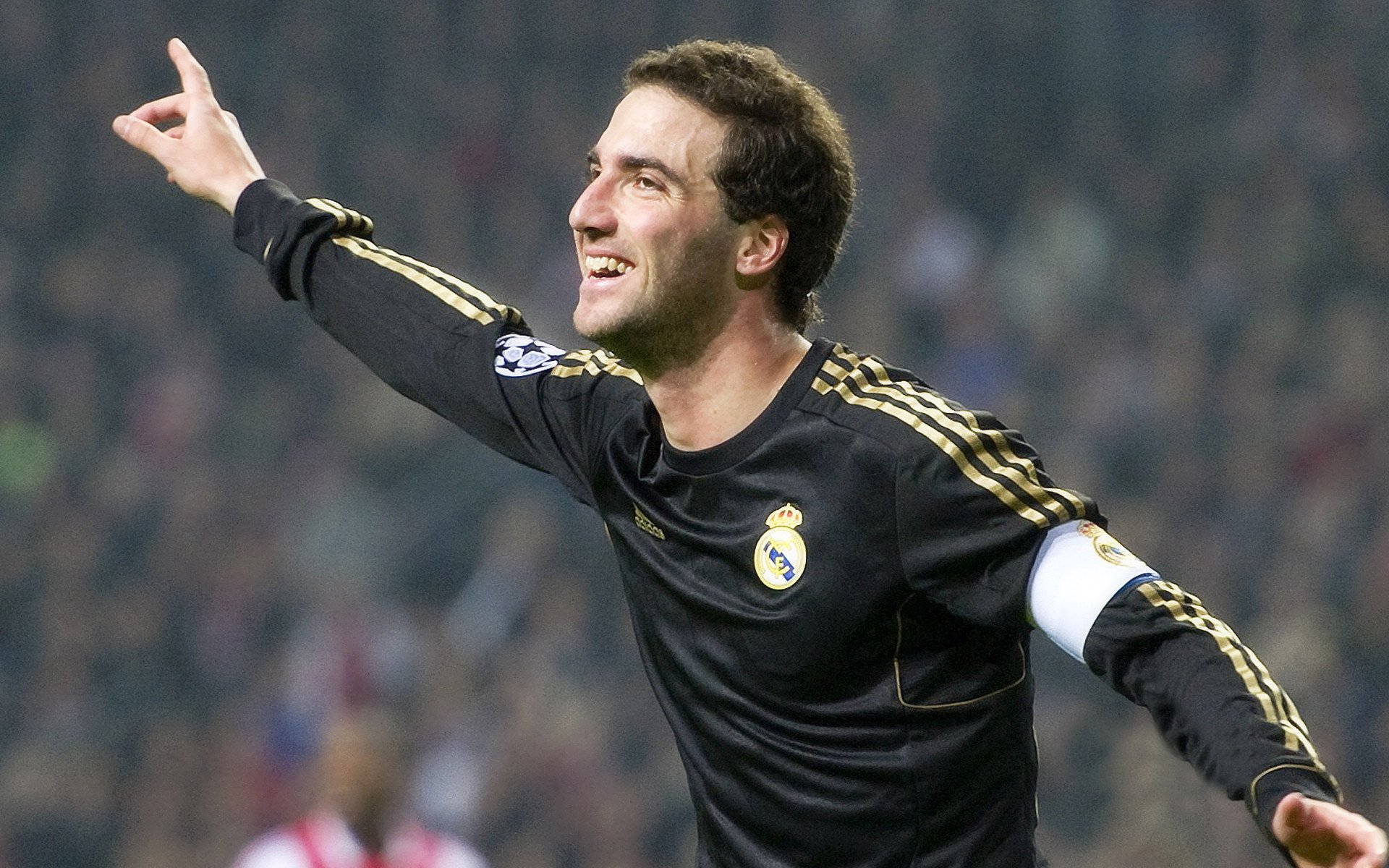 2019年全明星:库里“神级”出手引发全场欢呼声,17年全明星库里